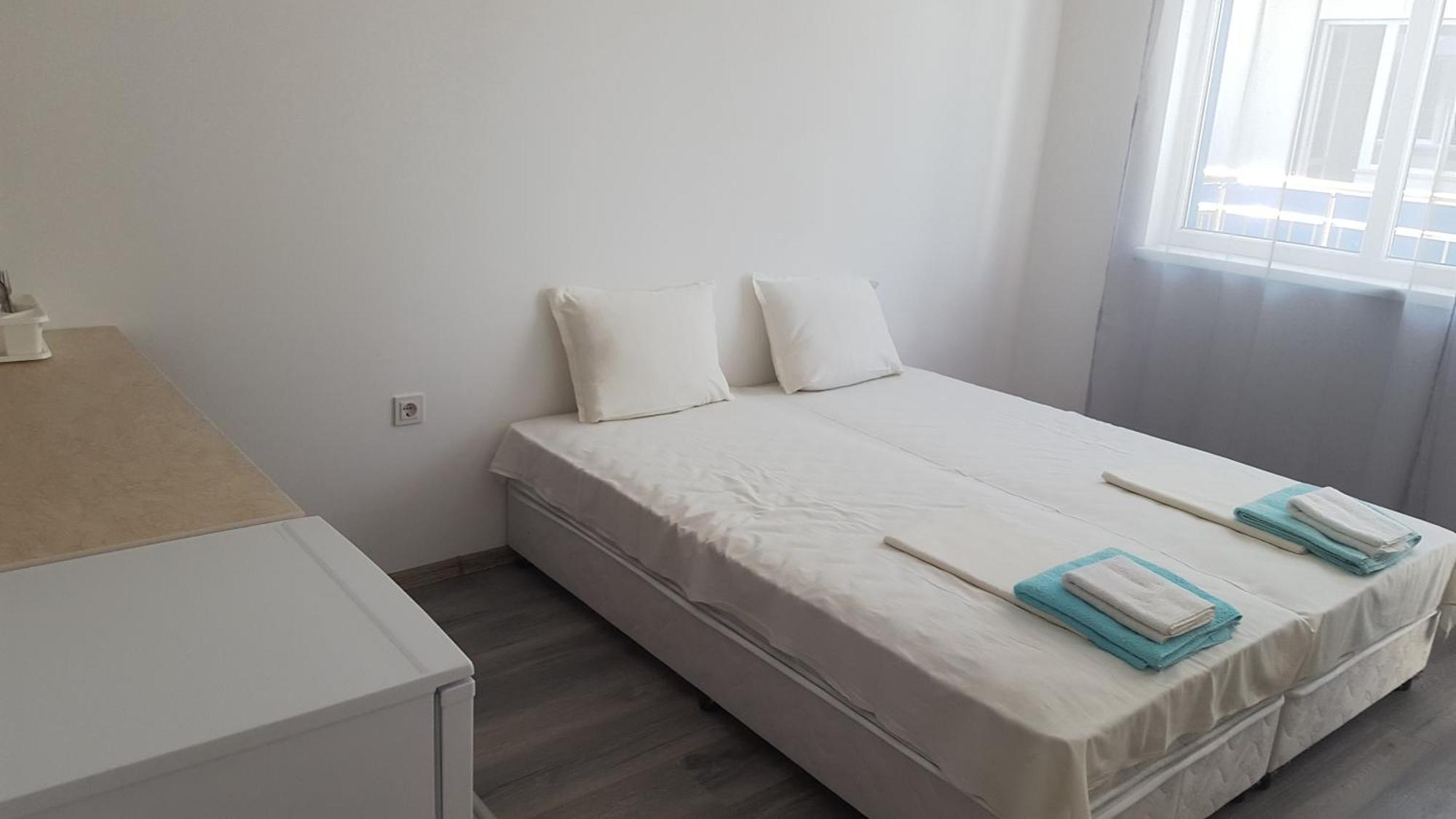 Blue Bay Palace Apart Complex Pomorie Bagian luar foto