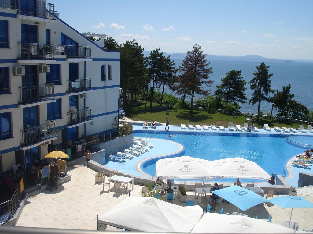 Blue Bay Palace Apart Complex Pomorie Bagian luar foto