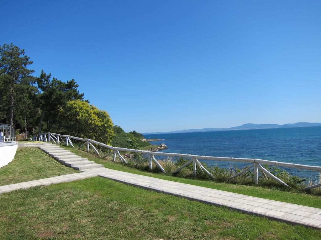Blue Bay Palace Apart Complex Pomorie Bagian luar foto