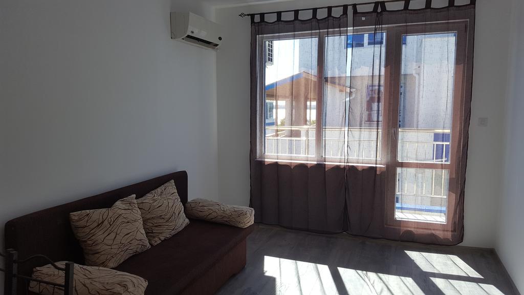 Blue Bay Palace Apart Complex Pomorie Bagian luar foto