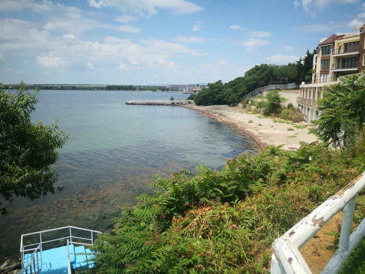 Blue Bay Palace Apart Complex Pomorie Bagian luar foto
